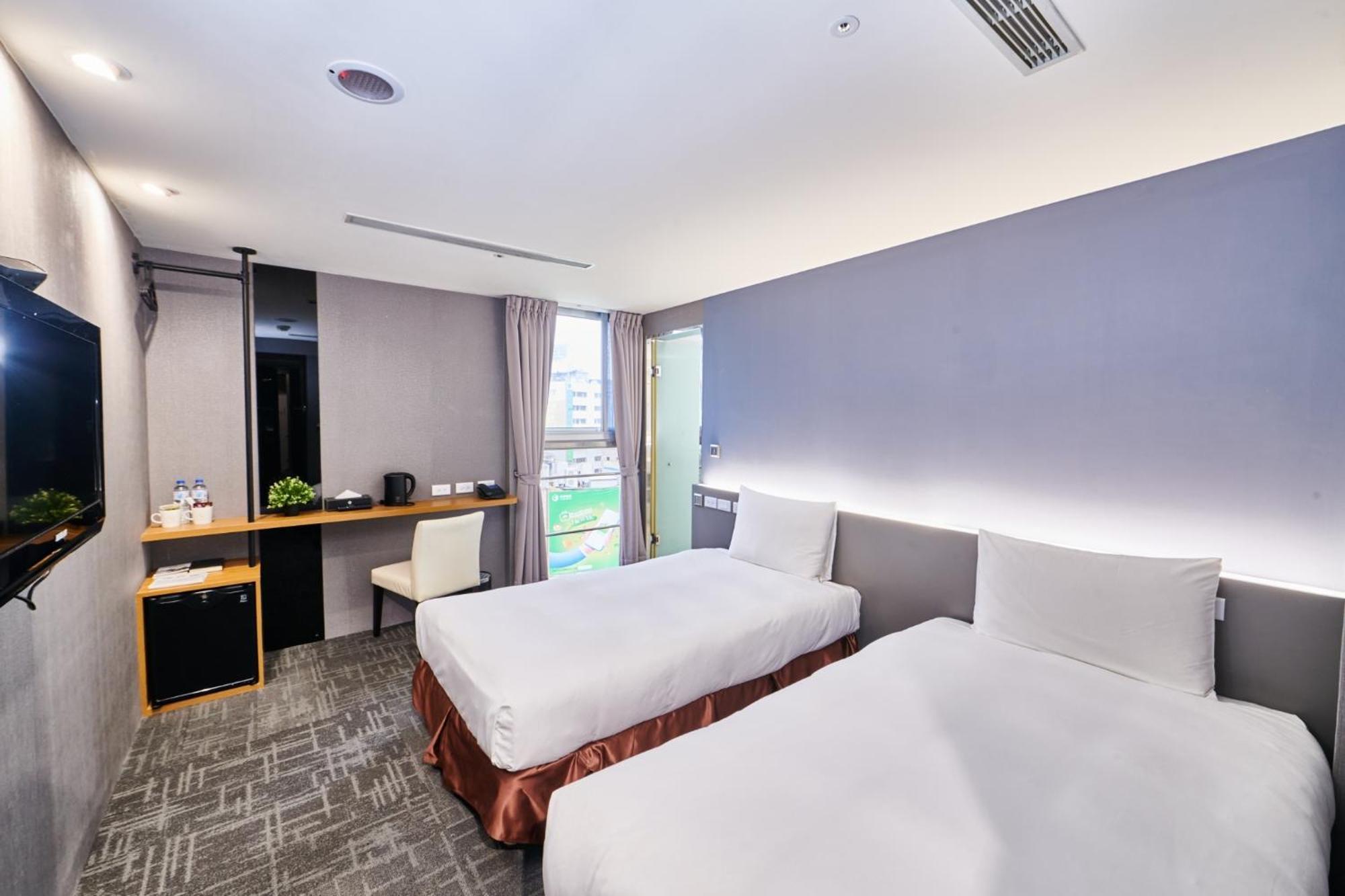 Hotel Leisure 台中輕行旅 Dış mekan fotoğraf