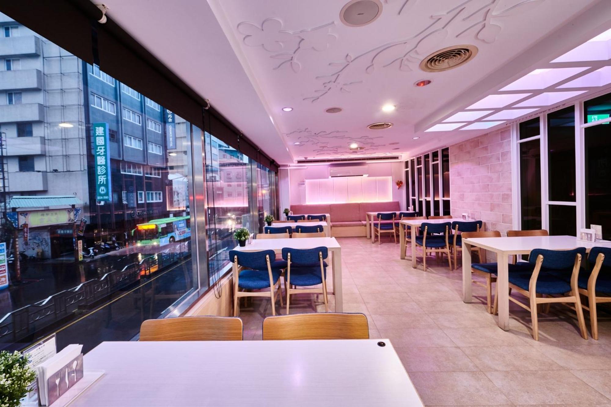 Hotel Leisure 台中輕行旅 Dış mekan fotoğraf