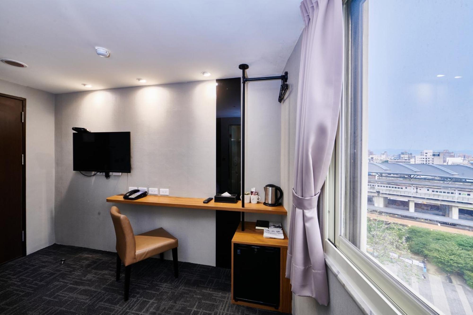 Hotel Leisure 台中輕行旅 Dış mekan fotoğraf