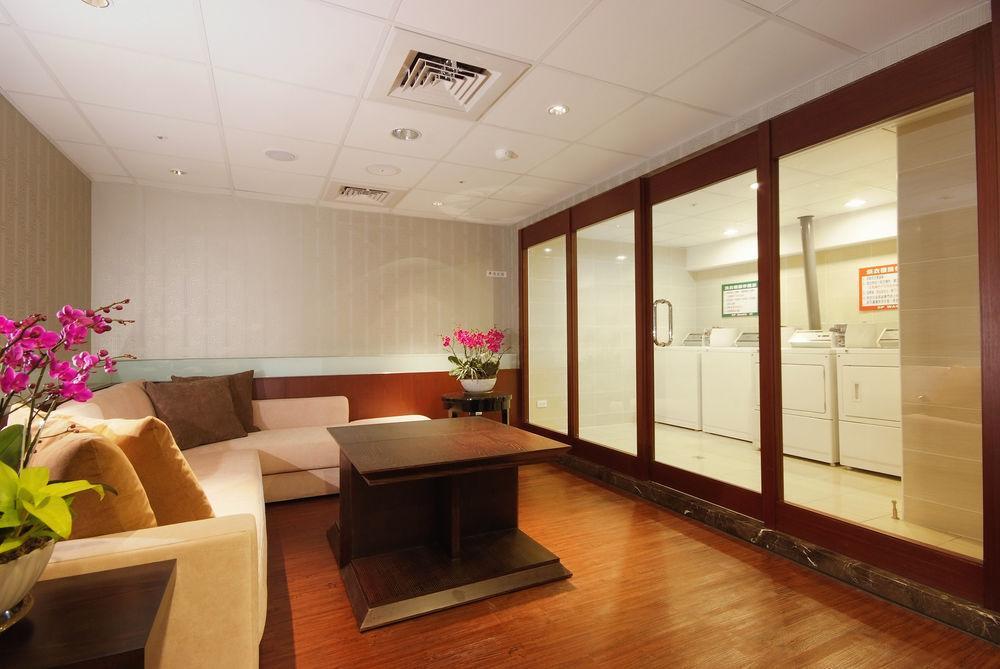 Hotel Leisure 台中輕行旅 Dış mekan fotoğraf
