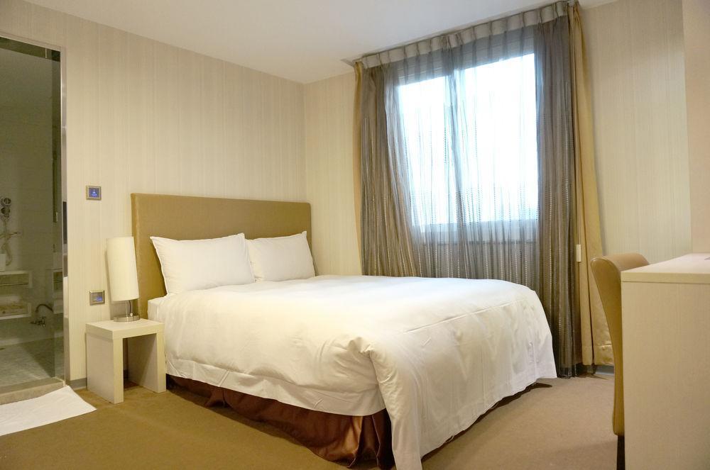 Hotel Leisure 台中輕行旅 Dış mekan fotoğraf
