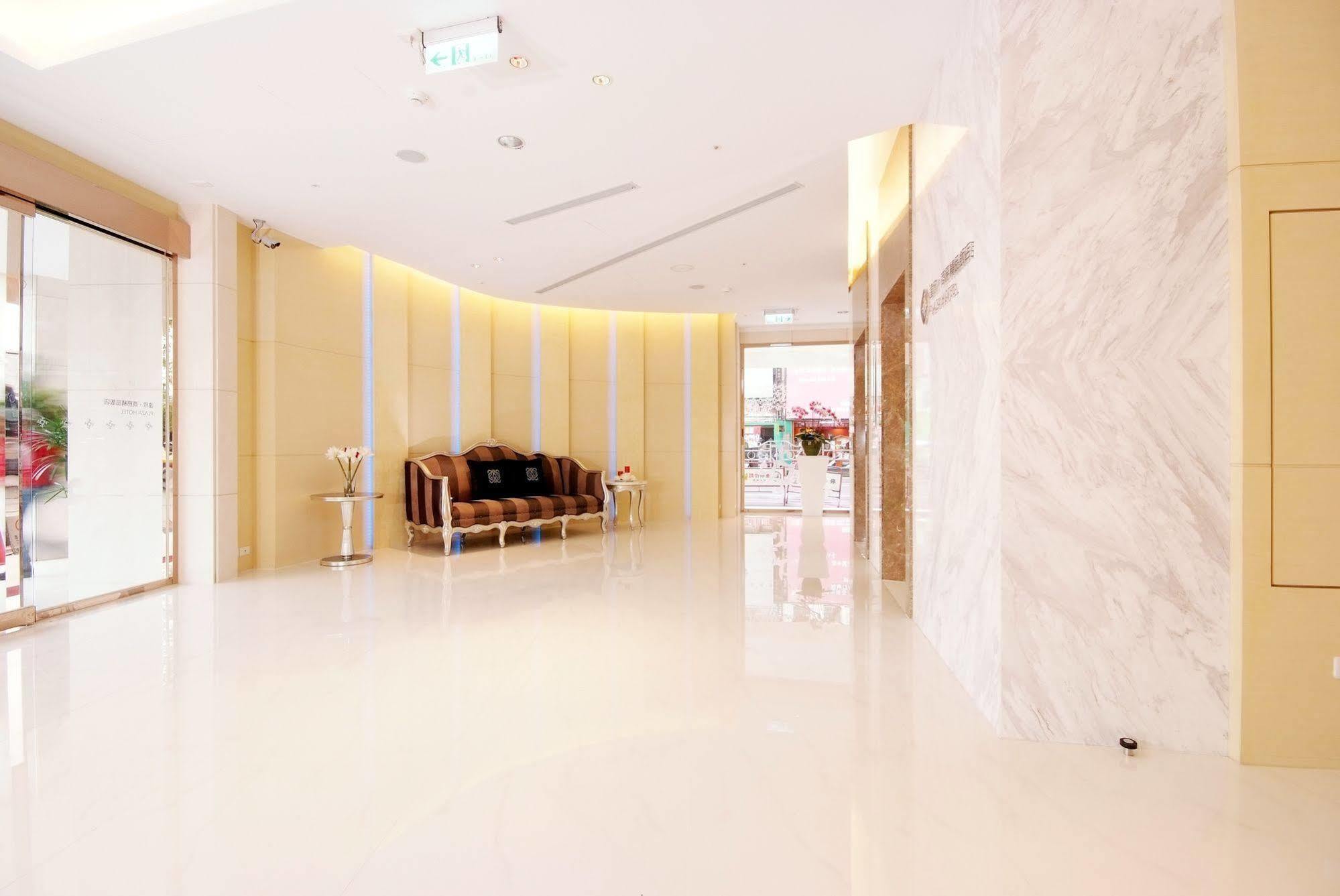 Hotel Leisure 台中輕行旅 Dış mekan fotoğraf