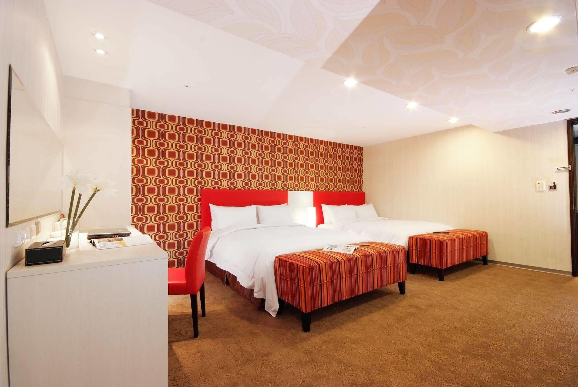 Hotel Leisure 台中輕行旅 Dış mekan fotoğraf