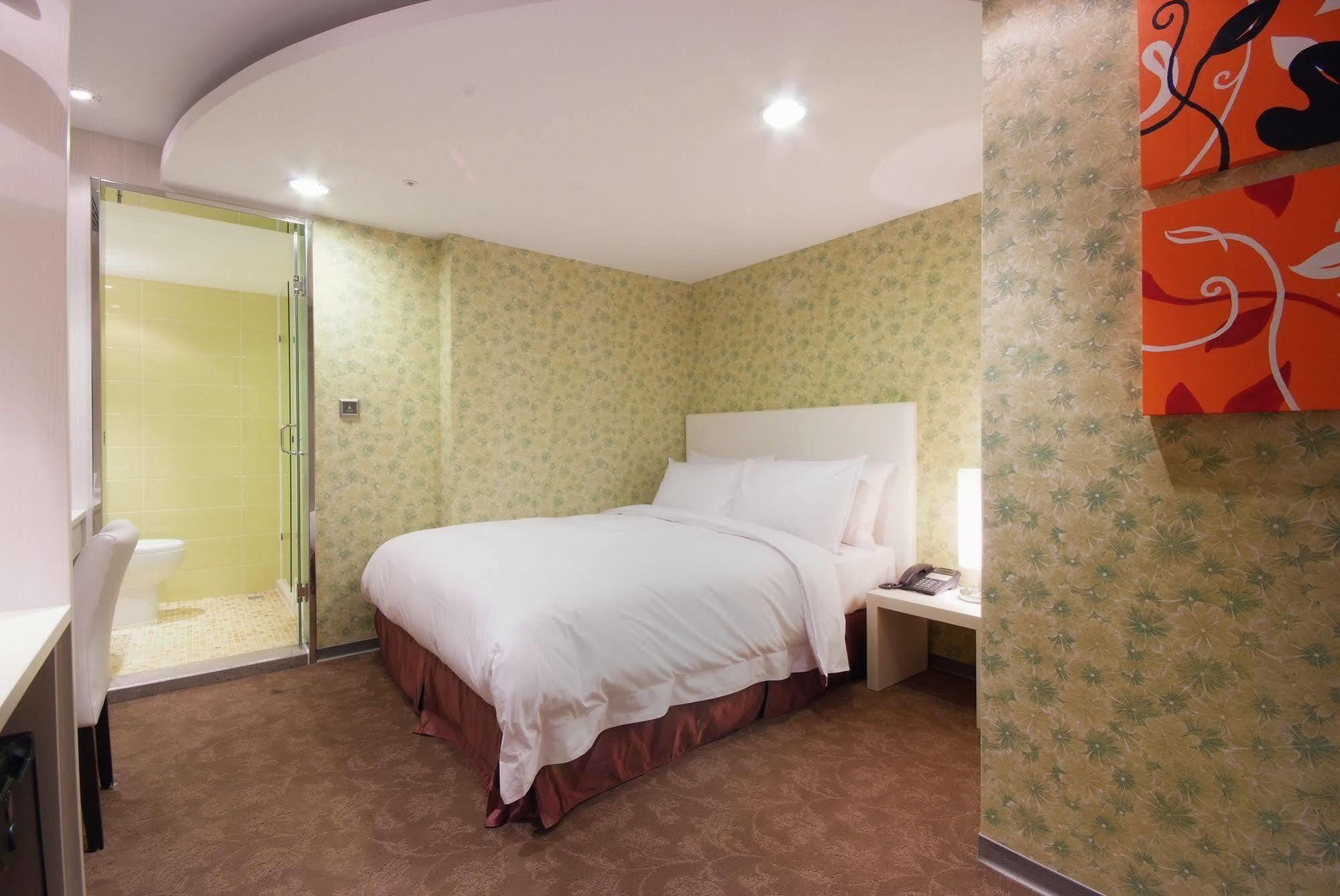 Hotel Leisure 台中輕行旅 Dış mekan fotoğraf