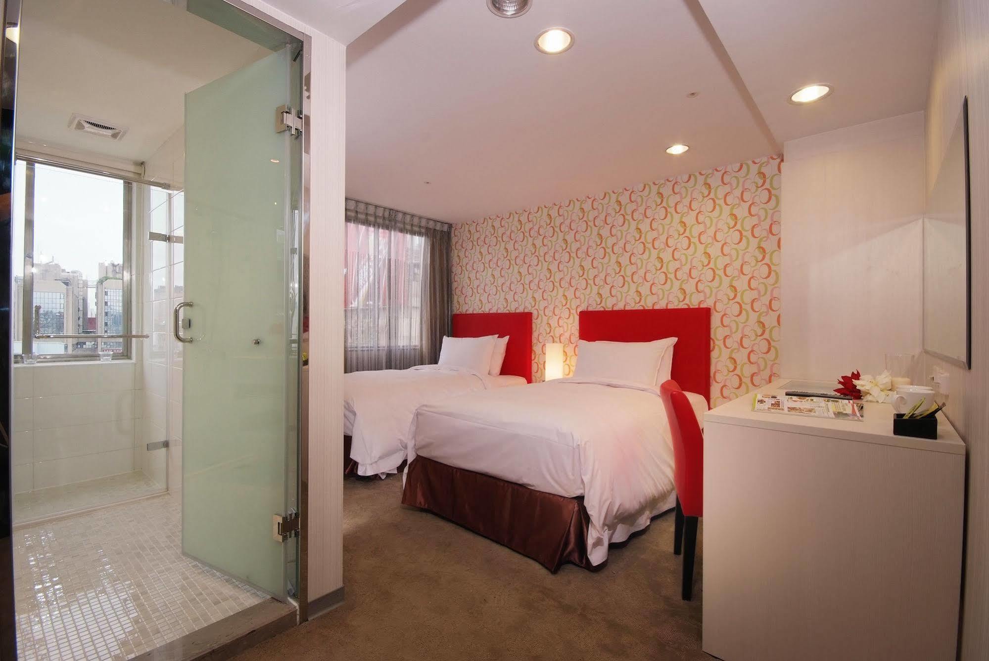 Hotel Leisure 台中輕行旅 Dış mekan fotoğraf