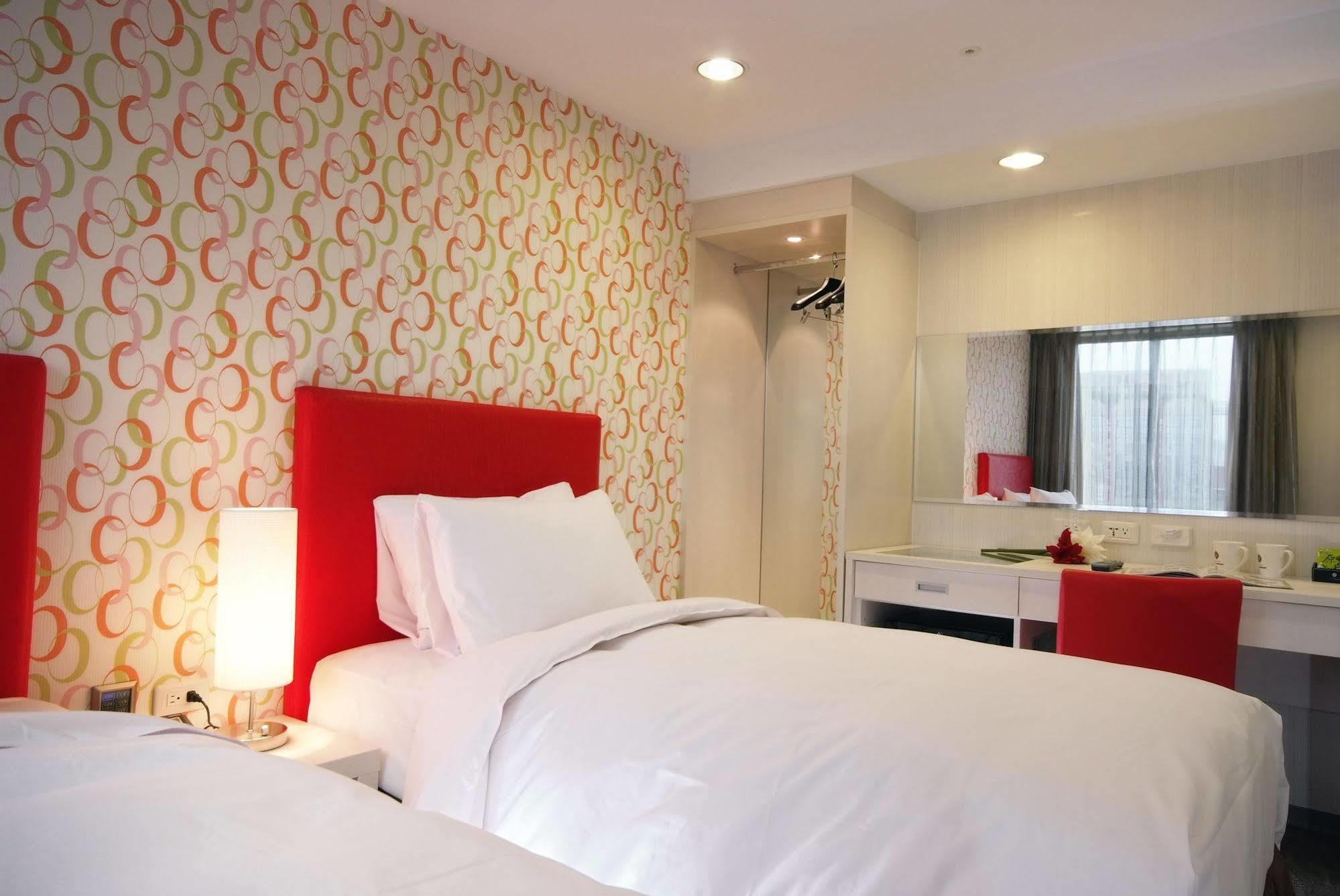 Hotel Leisure 台中輕行旅 Dış mekan fotoğraf