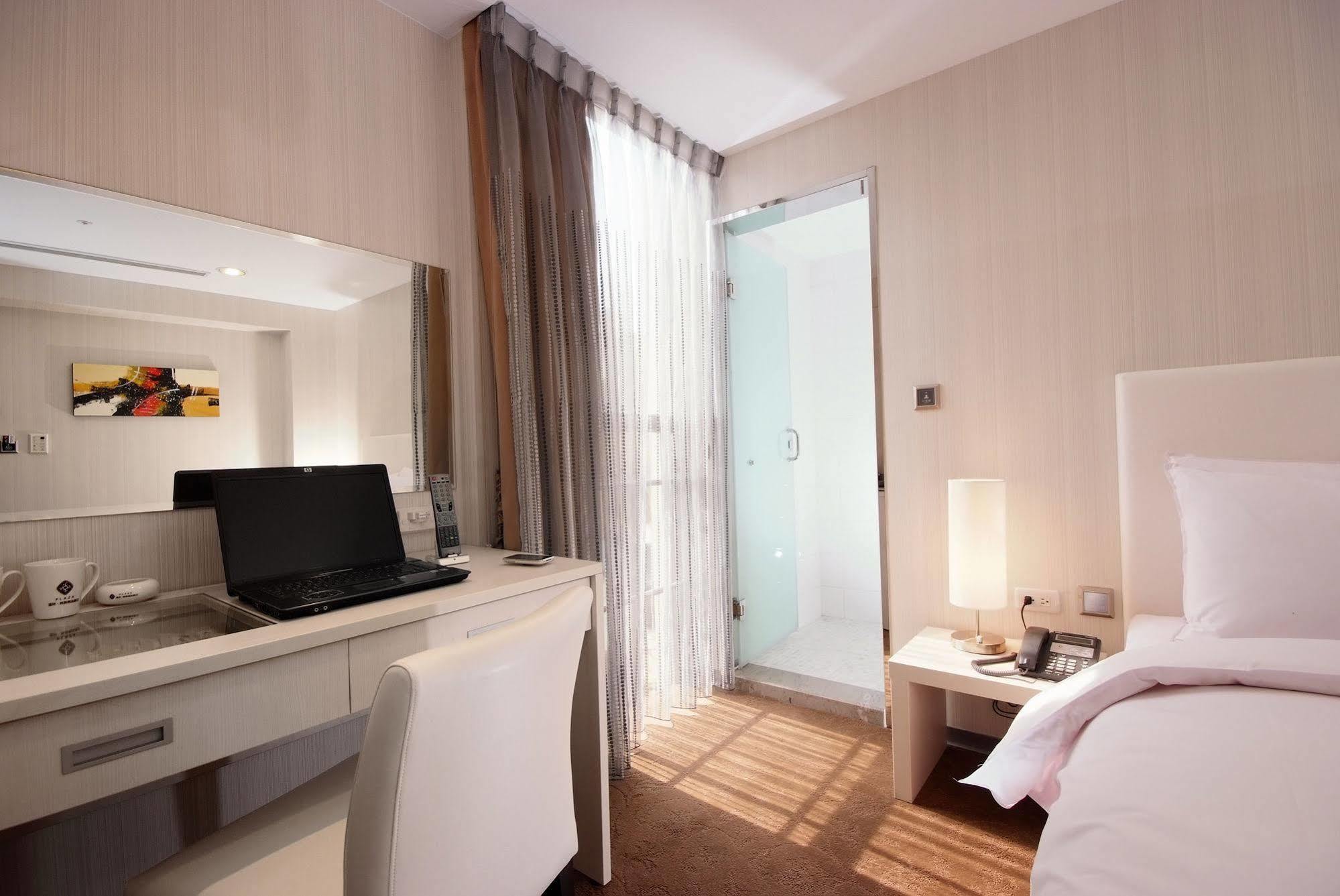 Hotel Leisure 台中輕行旅 Dış mekan fotoğraf